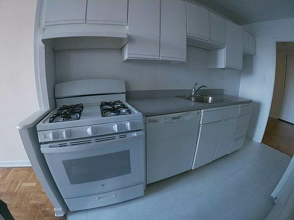 3rd image of 9712 67th Ave Floor 2