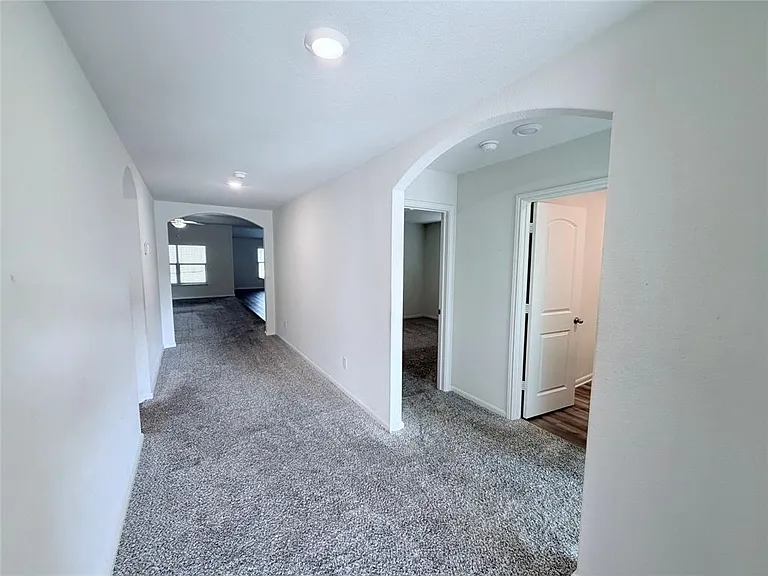 740 Saratoga Dr — Photo 17