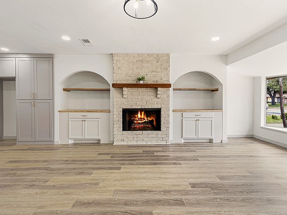 4th image of 1510 Finley Rd