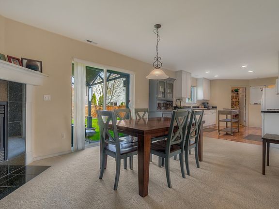 4th image of 9904 197th Avenue Ct E