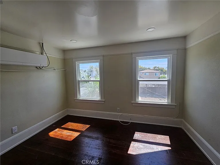 711 S Broadway — Photo 18