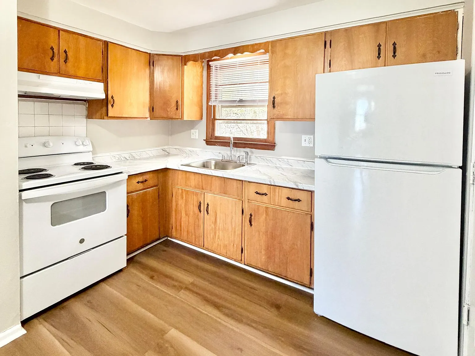 2 bed, 700 sqft, $1,700 — Photo 1
