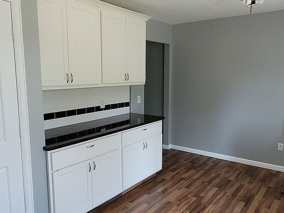 Kitchen eat in area