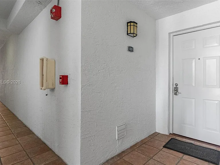 3245 NE 184th St #13213 — Photo 18
