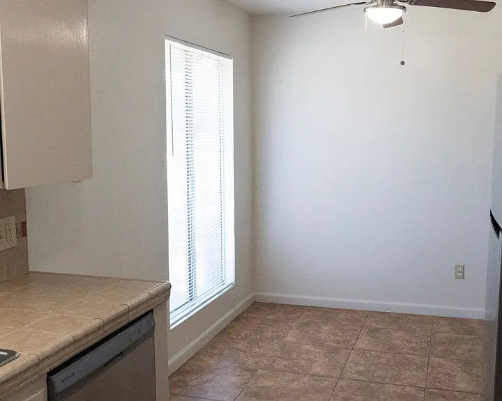 33 W Santa Ana Ave — Photo 10