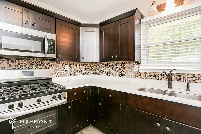 8 Silverwood Dr — Photo 6