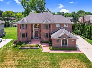54036 Birchfield Dr W, Shelby Township, MI