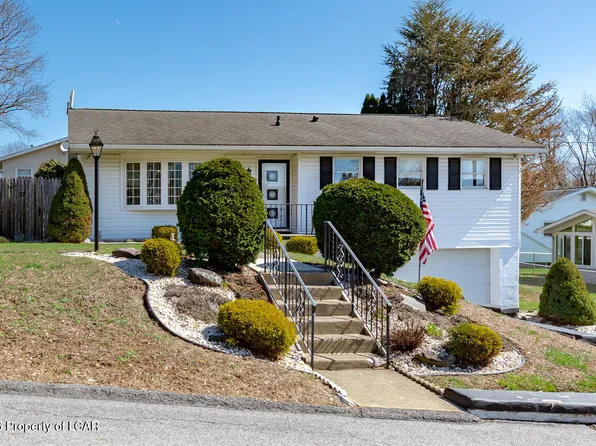 5 Lee Ann Ln, West Wyoming, PA 18644