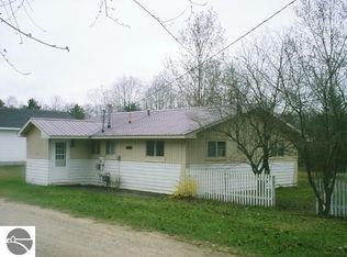 603 Hastings Hill Ln, Bellaire, MI 49615