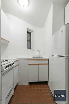 Rented by Bond New York | media 19