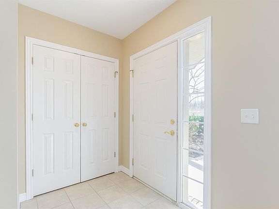 3rd image of 3404 Endsleigh Ln #184