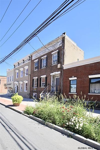 3rd image of 408 UNION Street