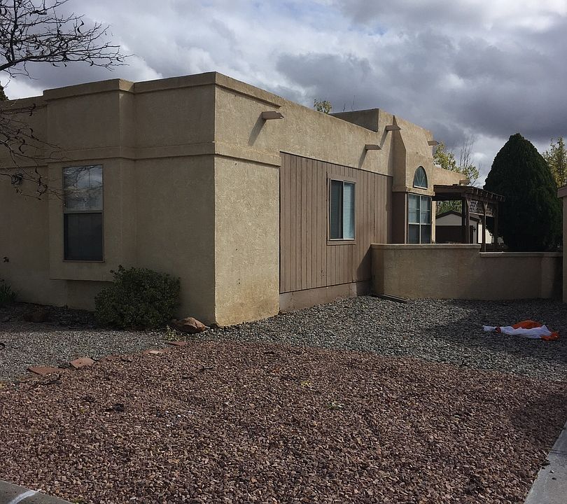 2nd image of 1704 Parkview Way NE