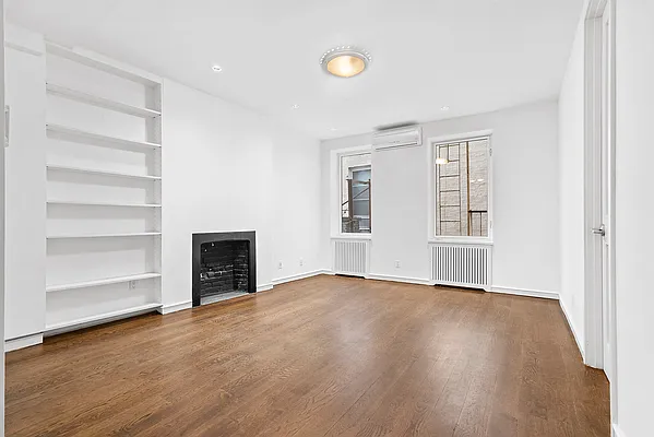 Rented by Compass | media 9