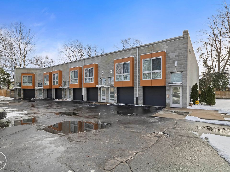1st image of 424 E Parent Ave