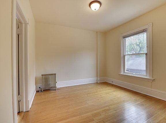 4th image of 598 Lincoln Ave APT 204