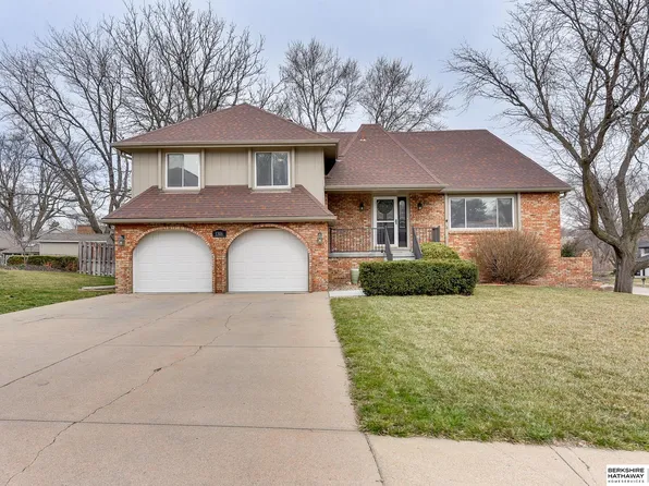 1306 S 136th St, Omaha, NE 68144