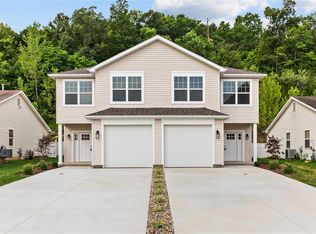 863 Caleb Xing, Fenton, MO 63026