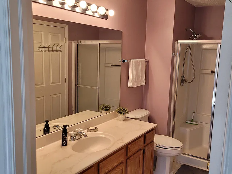 4657 Court Yard Dr — Photo 23