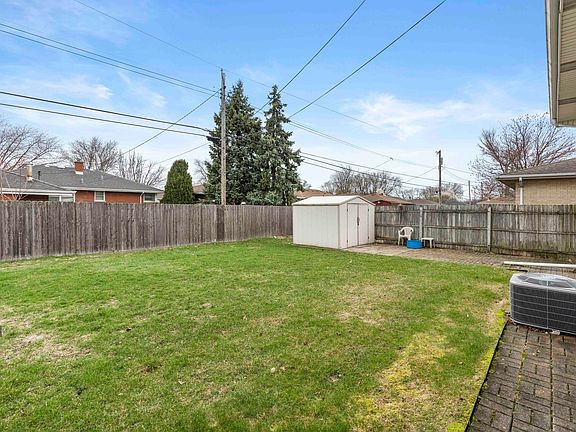 4th image of 3705 Manor Dr