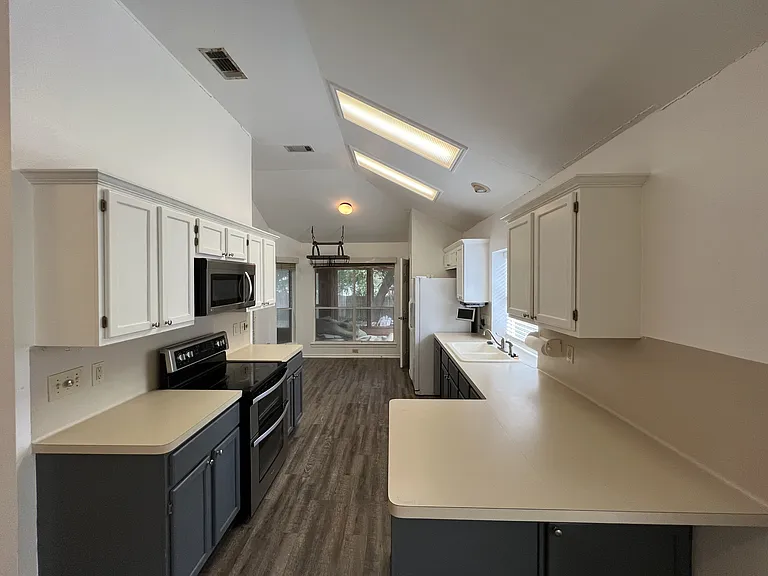 5904 Creekway St — Photo 18