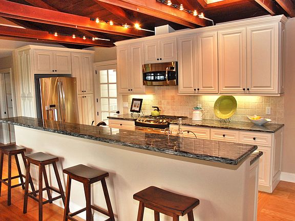 Newly remodeled granite kitchen