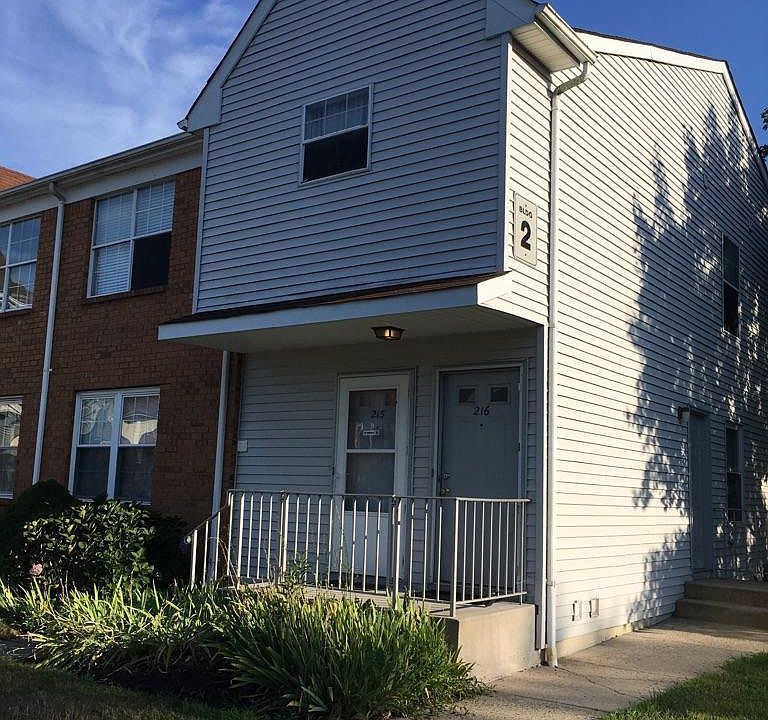 1st floor, end unit