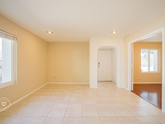2nd image of 810 E Eugie Ave