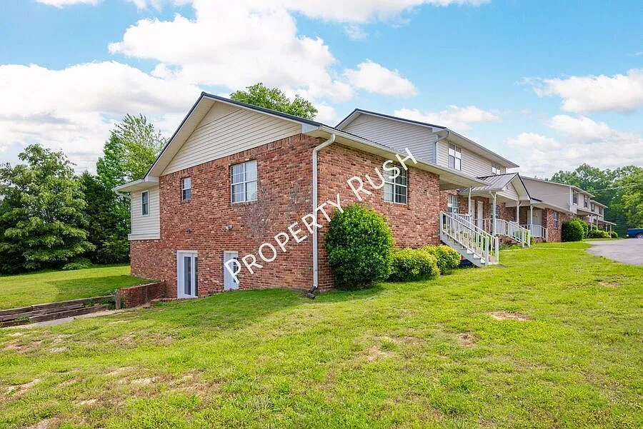 Building Photo - 56 Bell Rd #E
