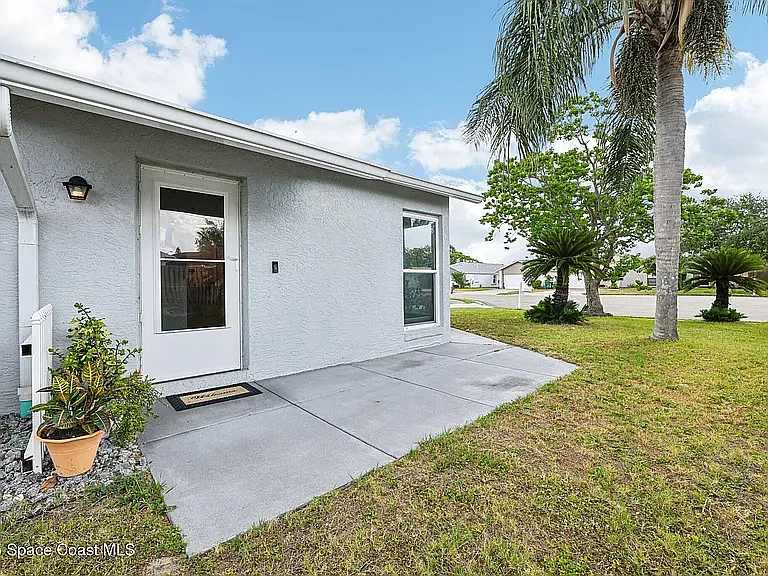 3672 Tree Line Blvd — Photo 3