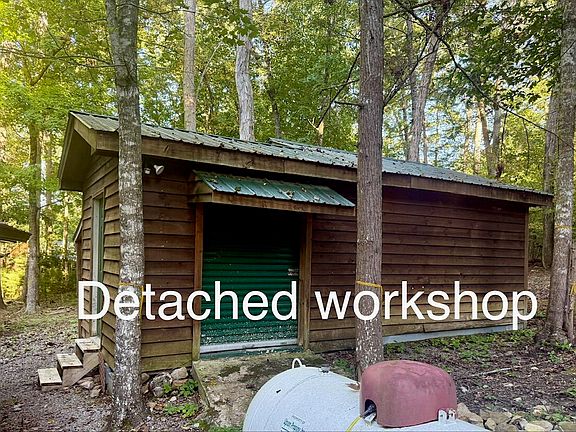 4th image of 3390 Laurelwood Rd