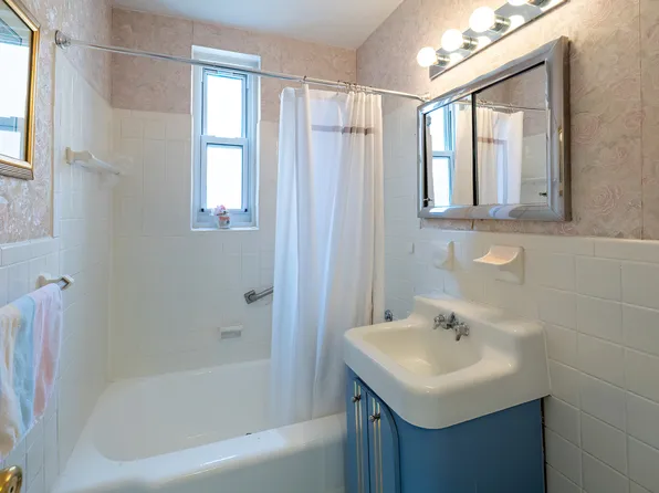 2390 Palisade Avenue image 18 of 24