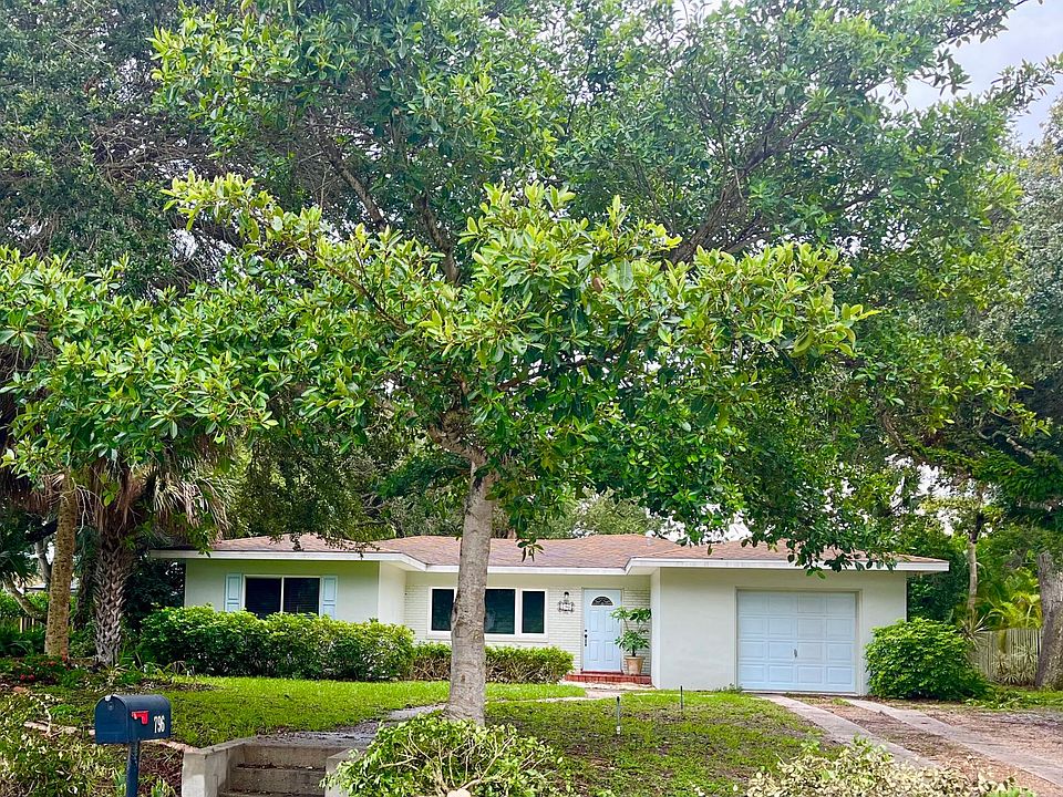 1st image of 796 Banyan Rd