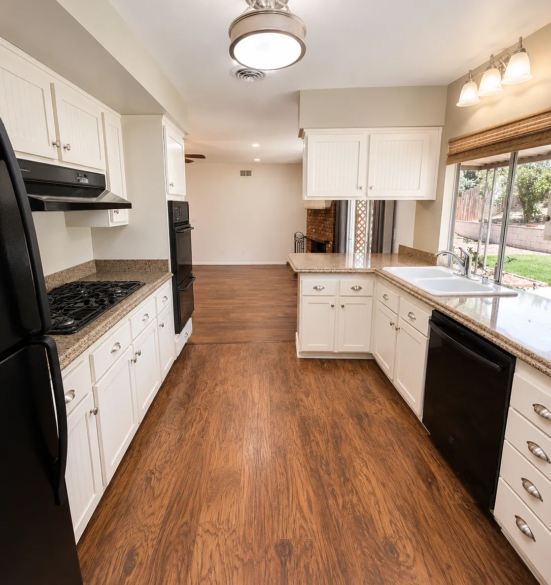 3 bed, 1330 sqft, $3,650 — Photo 4