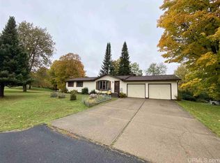 504 W 2nd St, Caspian, MI 49915