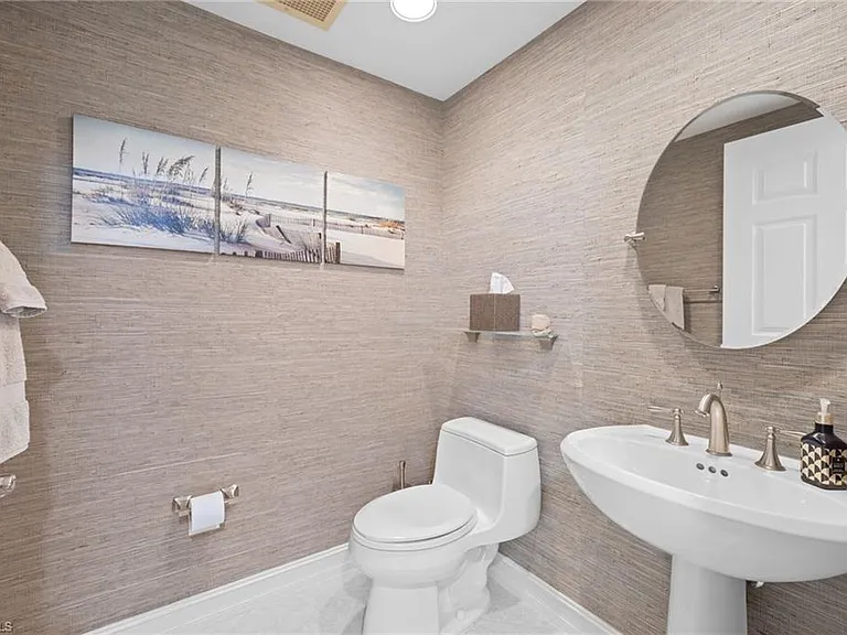 2748 Tiburon Blvd E #C-202 — Photo 8