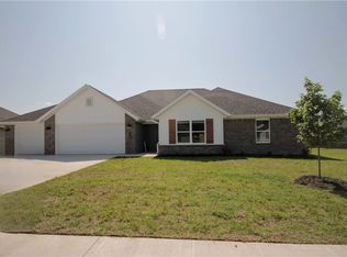 612 Hayden James St, Prairie Grove, AR 72753