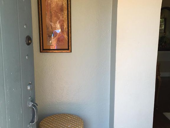 3rd image of 989 E Claremont St