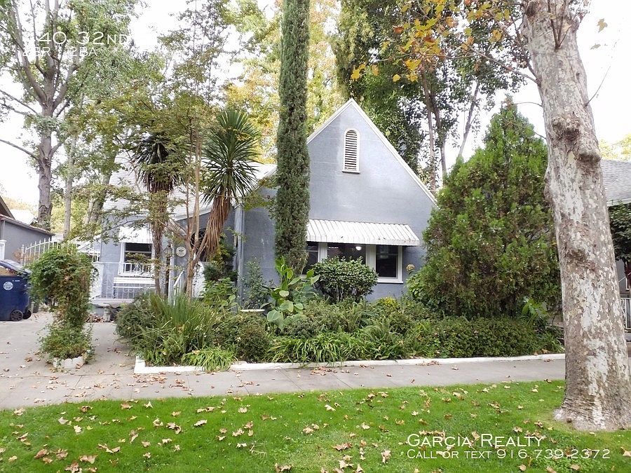 1st image of 440 32nd St