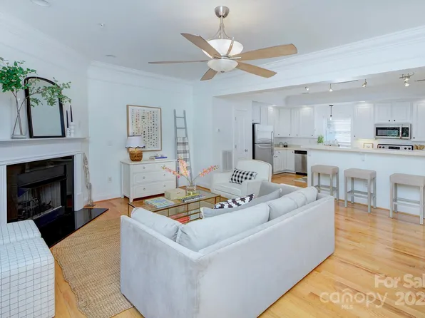 4327 Laurel Hill Ln, Charlotte, NC 28217