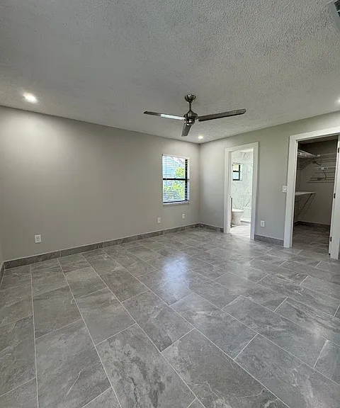 3905 Almeria Ave — Photo 9