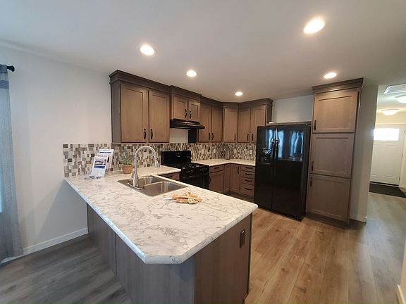 3rd image of 4951 W Augusta Blvd #359RR0