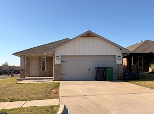 11632 SW 12th St, Yukon, OK 73099