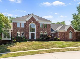 18042 Pine Canyon Ct, Chesterfield, MO