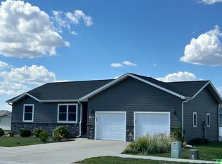 501 Magnolia Ln, Storm Lake, IA 50588