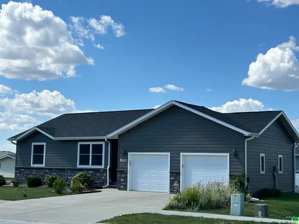 501 Magnolia Ln, Storm Lake, IA 50588