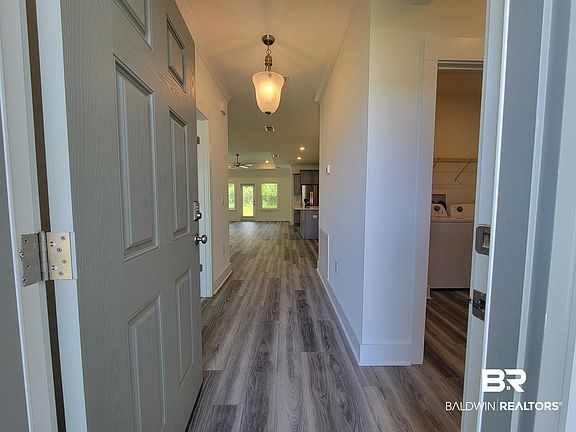 3rd image of 564 Overland Dr
