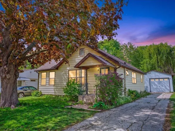 844 Ridgewood Way, Madison, WI 53713