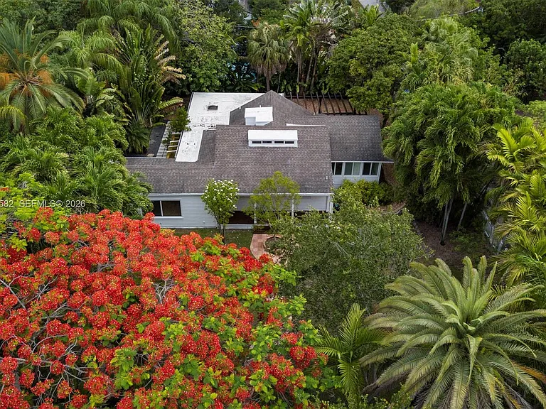 3945 Loquat Ave — Photo 48
