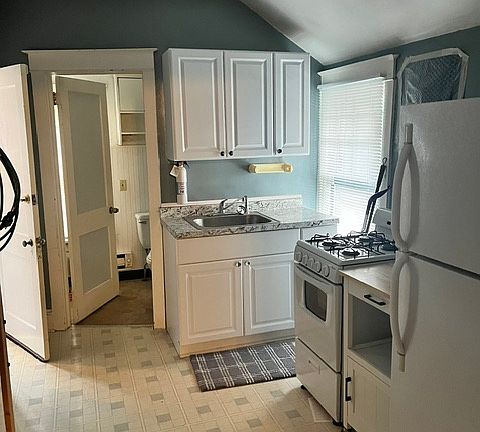 4th image of 2935 Meyer Ave Floor 2